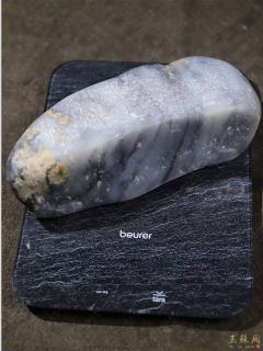 和田玉青花籽料形成过程揭秘